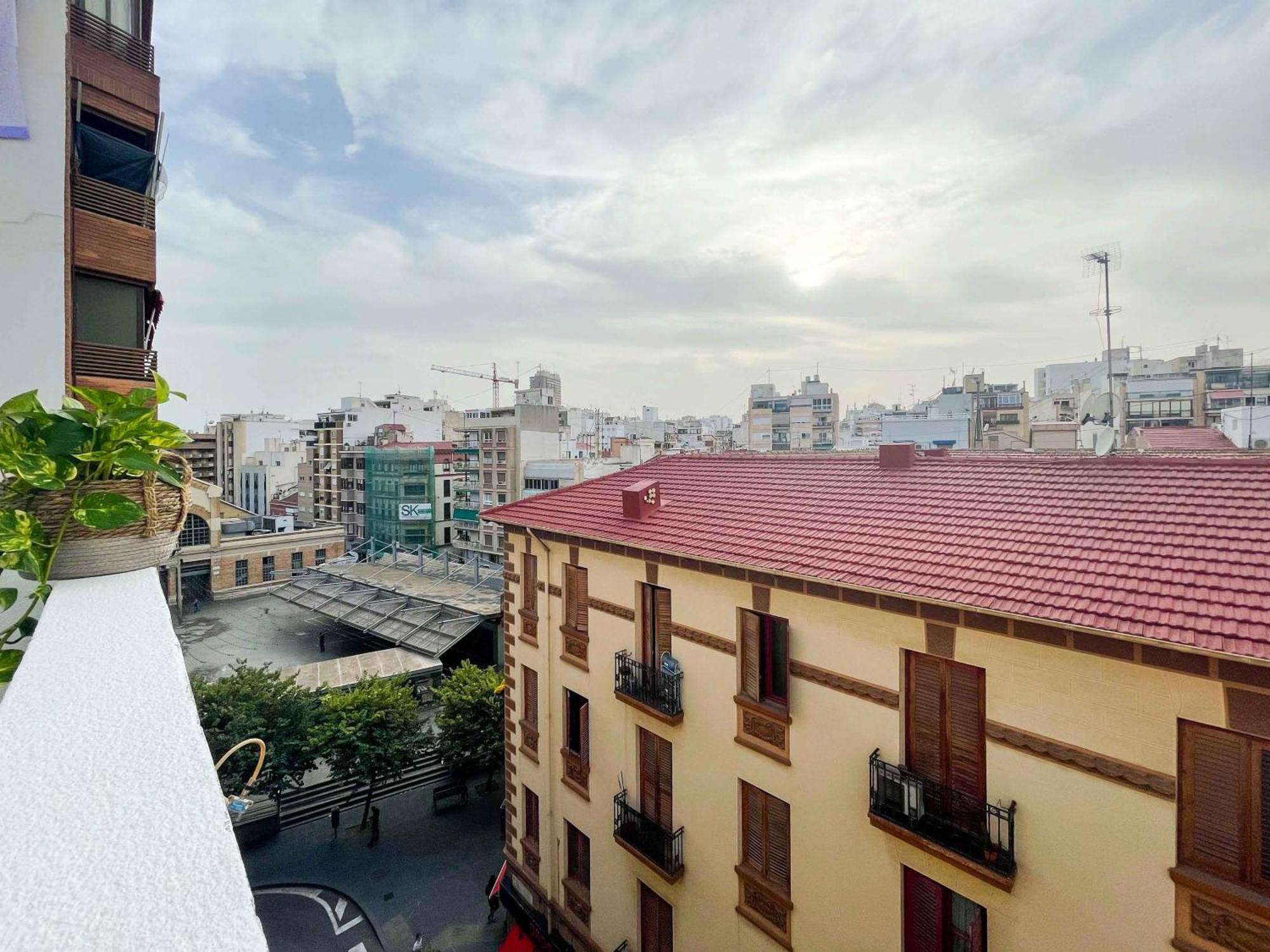 El Atico Del Mercado. Un Lugar Dificil De Olvidar. Alicante Exterior photo